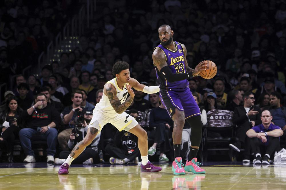 边路引援不 边路引援不