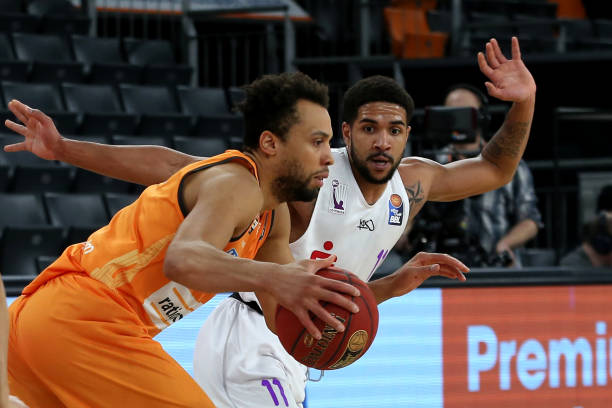 强敌时毫不 强敌时毫不